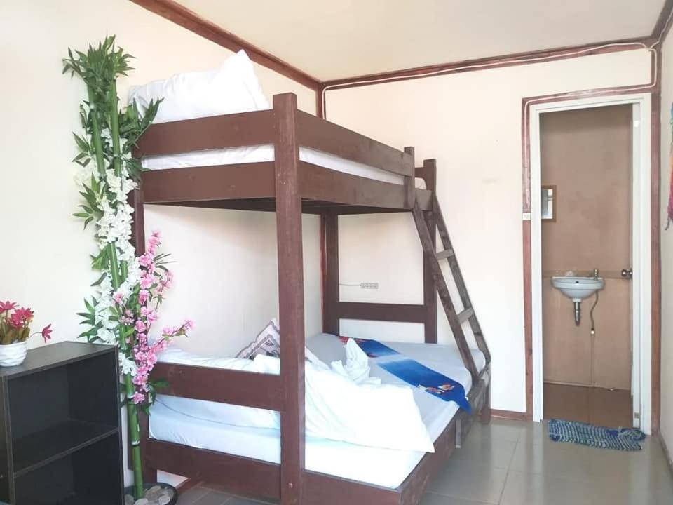 Backpackers Inn Gardenview Inn Ел Нидо Екстериор снимка